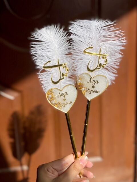 Premium Golden pens with Heart shaped ' Custom names with white feather Qabool hai pens ' Golden' White theme